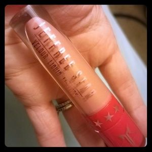 Jeffree Star Chrysanthemum Velor liquid lipstick